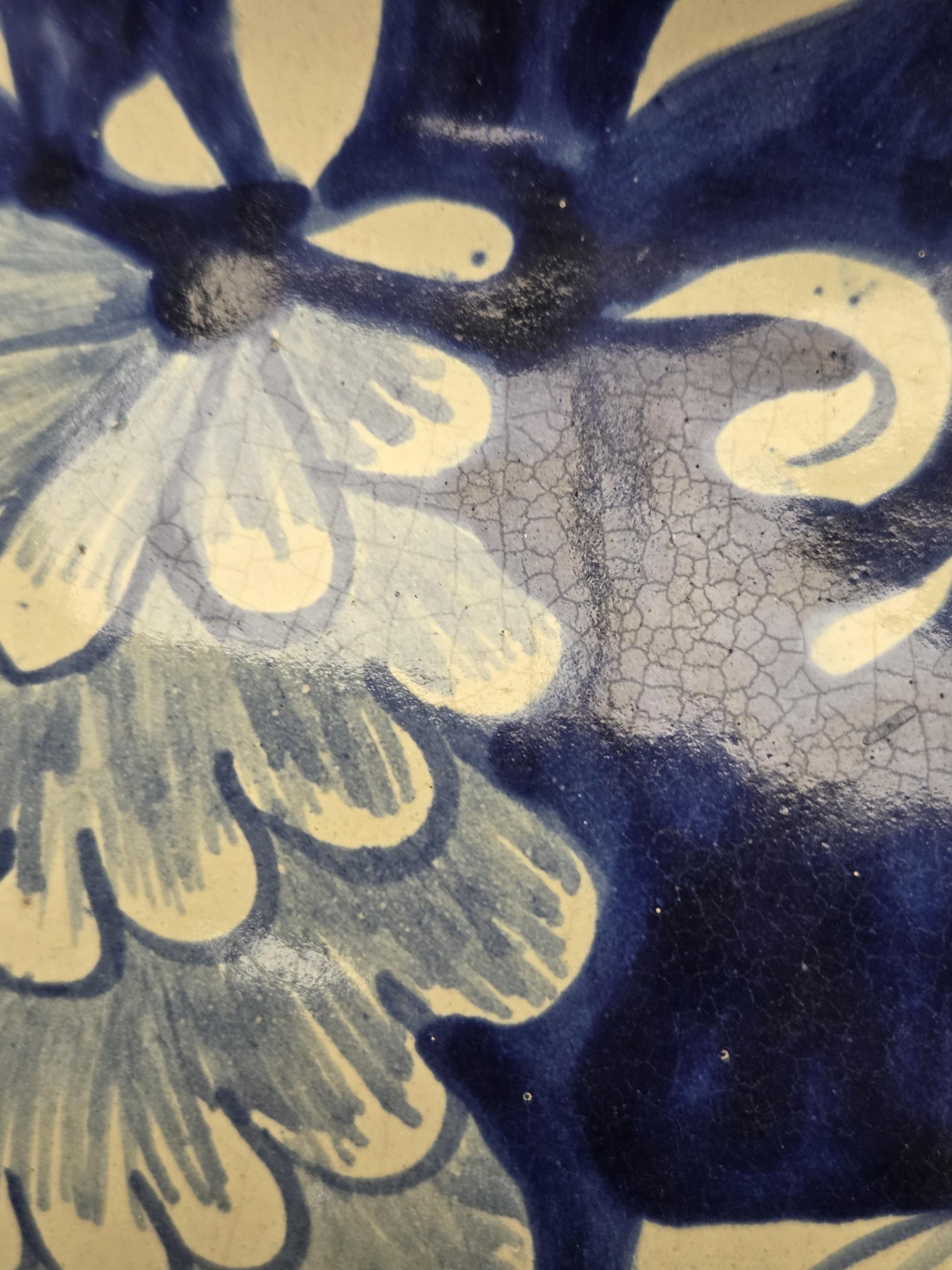 ARTIST SIGNED, HAND PAINTED TALAVERA BLUE/WHT VASE 10.5"T