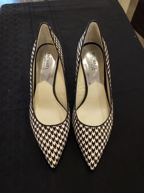 MICHAEL KORS  HAIRCALF LEATHER PUMPS SIZE 9M