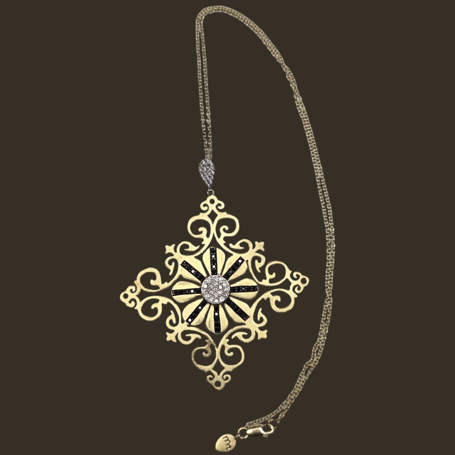 PENDENT NECKLACE WITH BLACK AND WHITE DIAMONDS