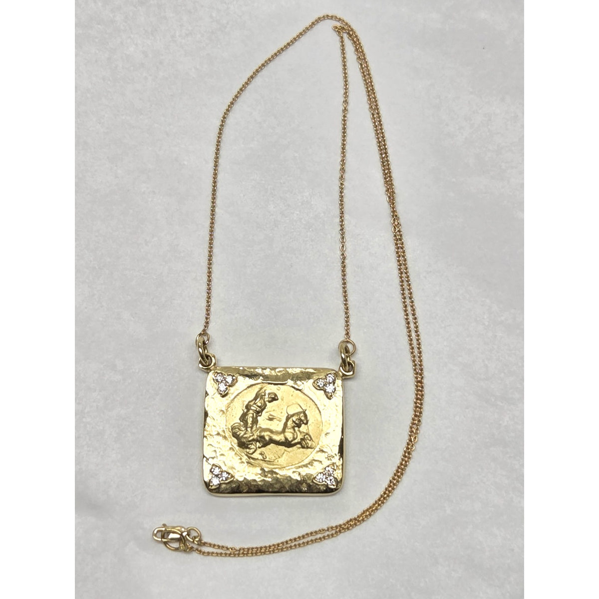 JOSE ARAGON ORIGINAL 18KT GOLD PENDANT DIANA CHARIOT