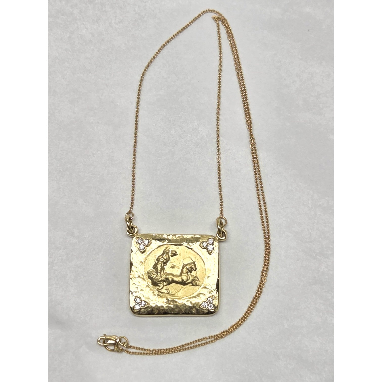 JOSE ARAGON ORIGINAL 18KT GOLD PENDANT DIANA CHARIOT