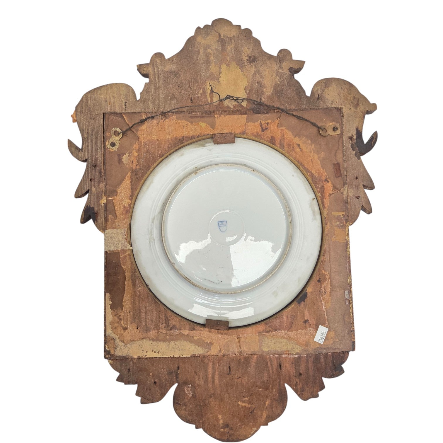 ROYAL VIENNA AMOROSA PORTRAIT PLATE IN CARVED WOOD FRAME