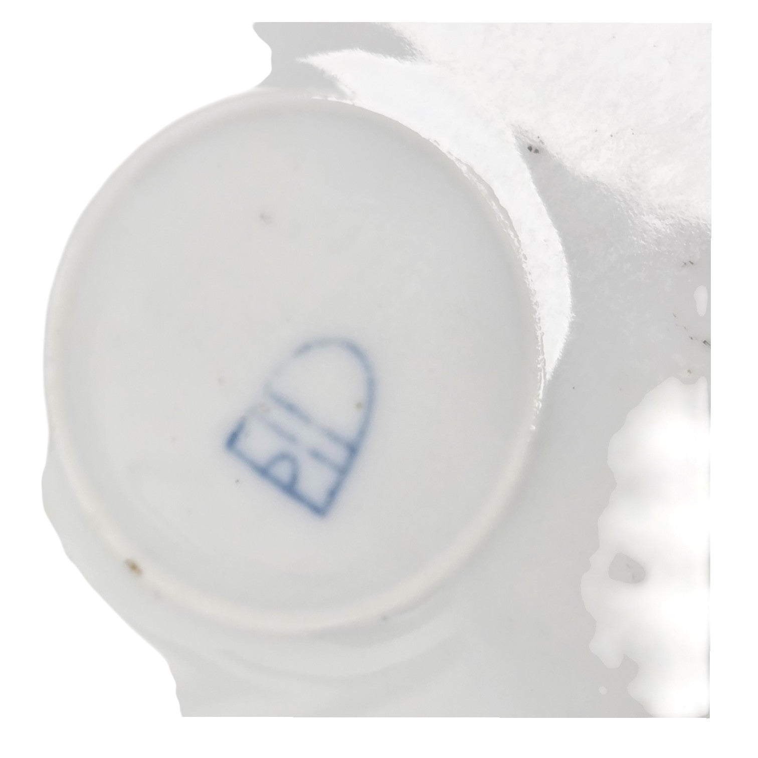 ROYAL VIENNA AMOROSA PORTRAIT PLATE IN CARVED WOOD FRAME