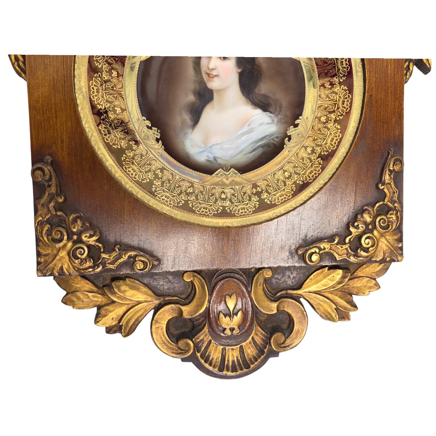 ROYAL VIENNA AMOROSA PORTRAIT PLATE IN CARVED WOOD FRAME