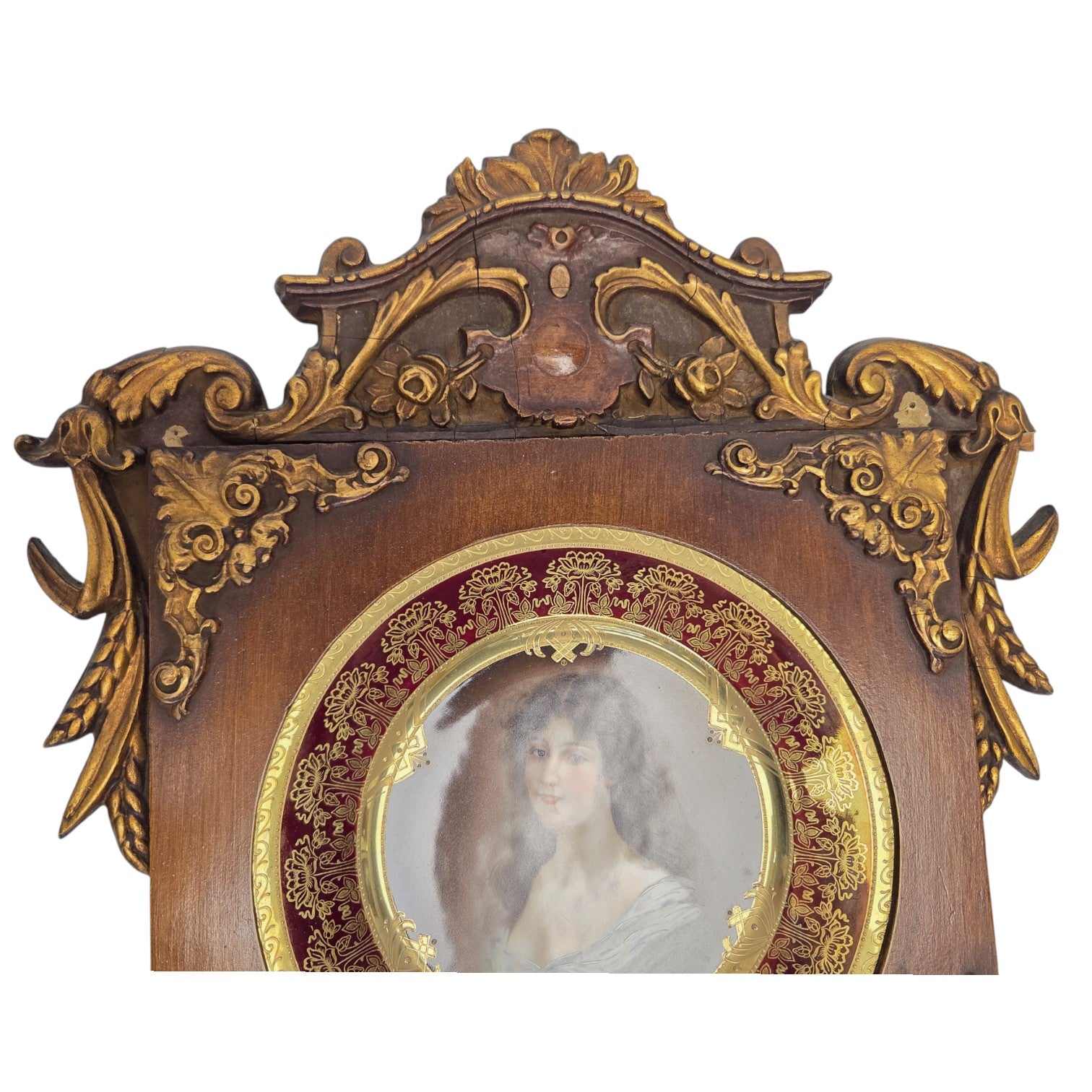 ROYAL VIENNA AMOROSA PORTRAIT PLATE IN CARVED WOOD FRAME